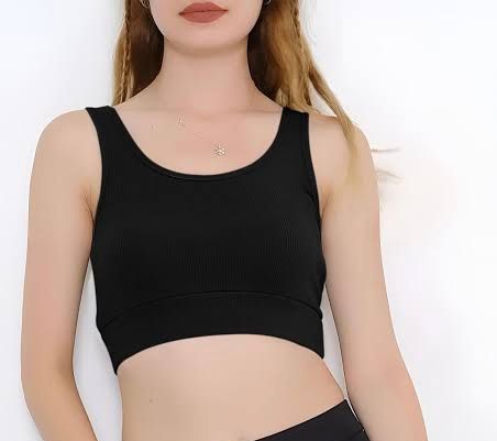 Şıklık ve konforun buluştuğu crop modeli.